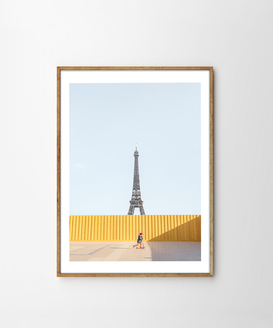 Laura Sanchez, Eiffel Tower Boy